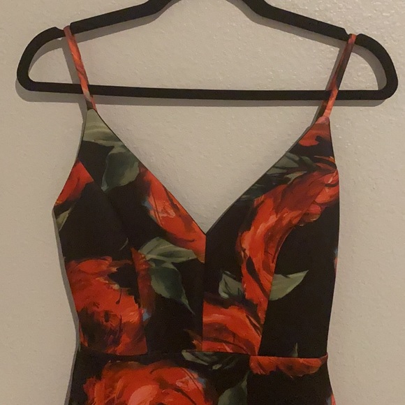 Asymmetric date night dress - Picture 2 of 3